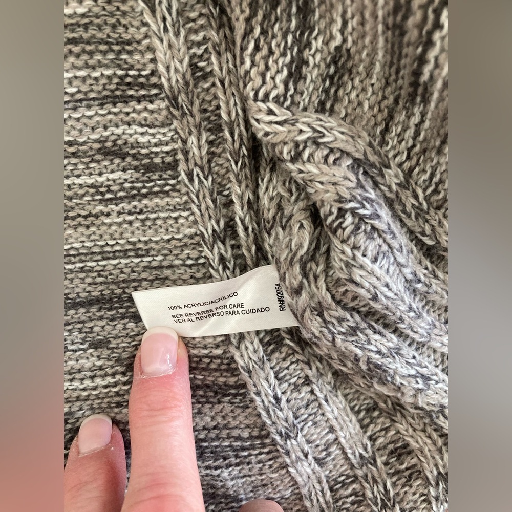 Carolyn Taylor Heathered Cowelneck Sweater. Size L - Picture 7 of 7